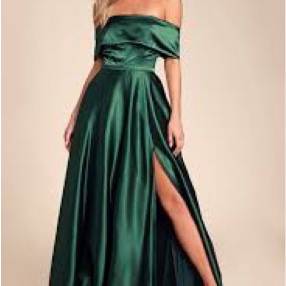 Elegant Green Off-Shoulder Dress